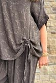 Kiti Paisley Damask Hitch Tee Coffee Bean